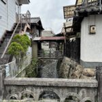 名張市旧町にある水路にかかる石橋、あたらし橋