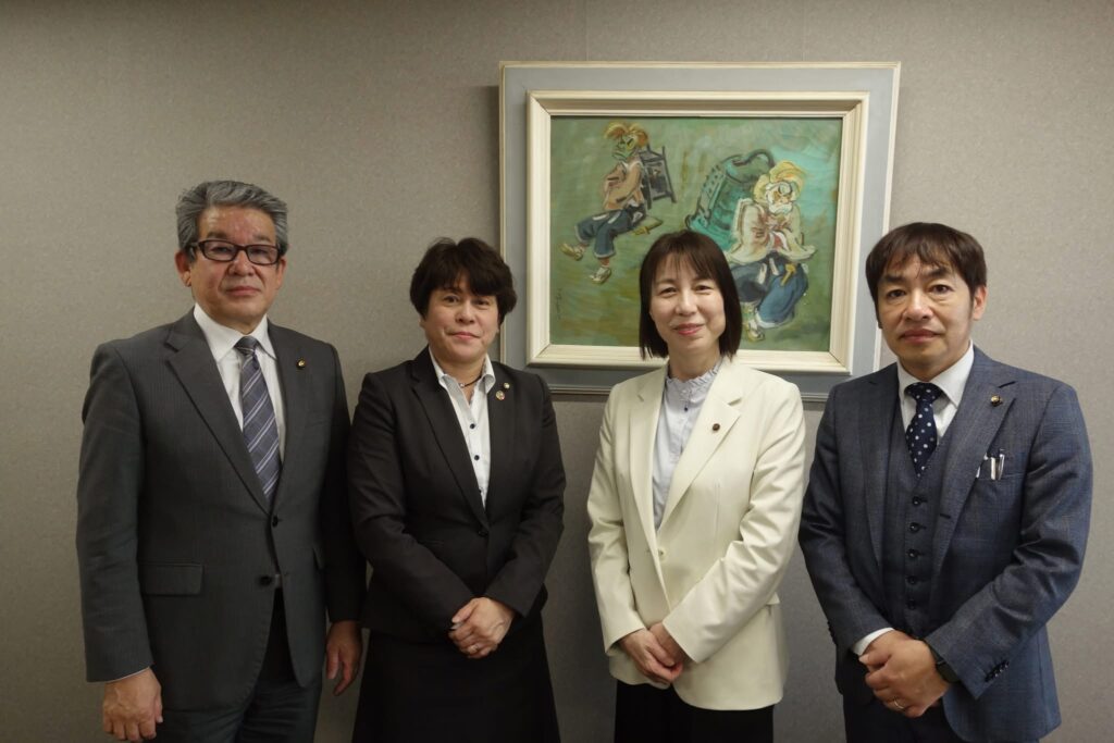 右から名張市議会議員の副議長になった小林勝市議会議員、同議長、伊賀市議長、伊賀市副議長
