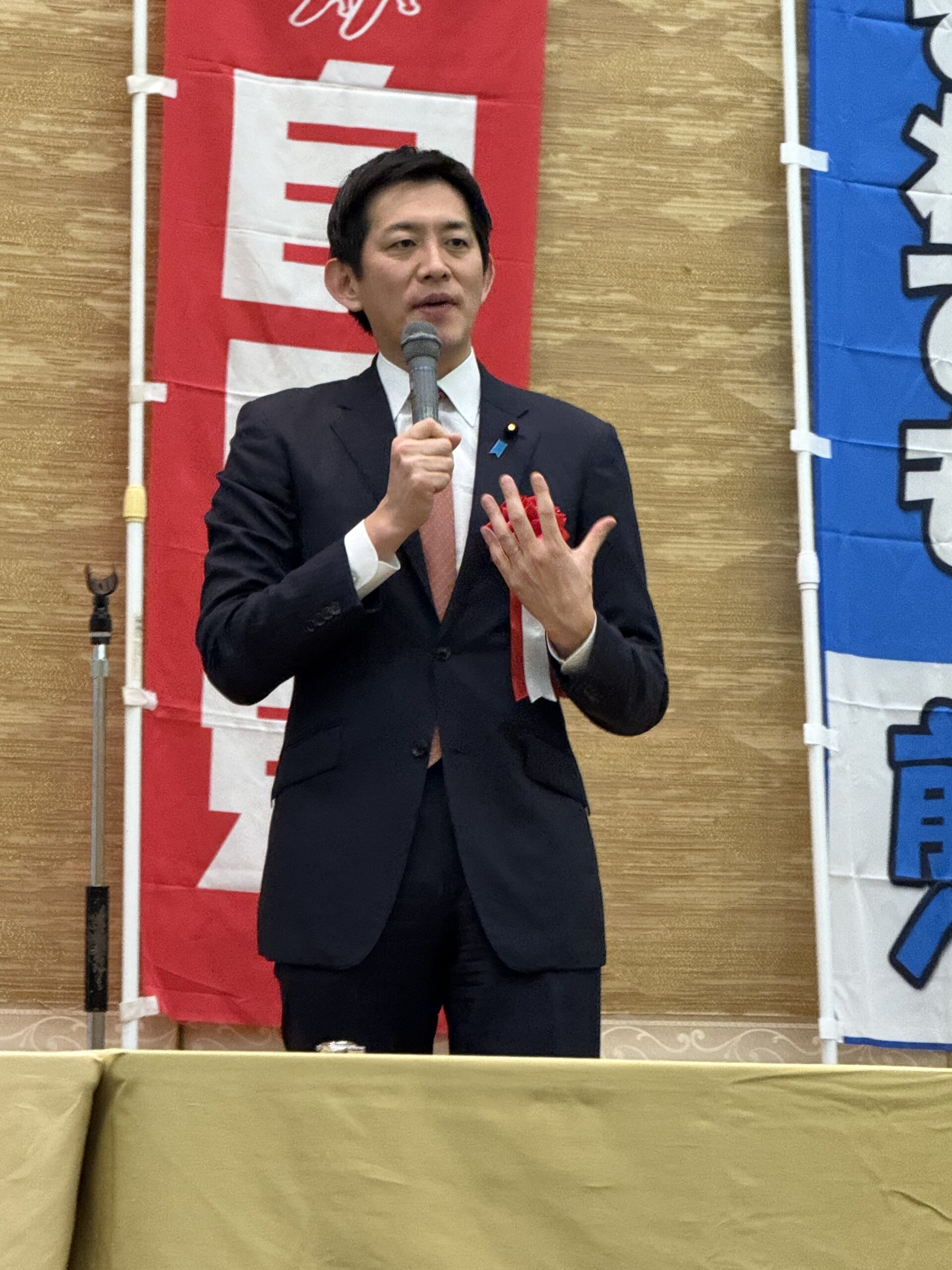 小林鷹之衆議院議員